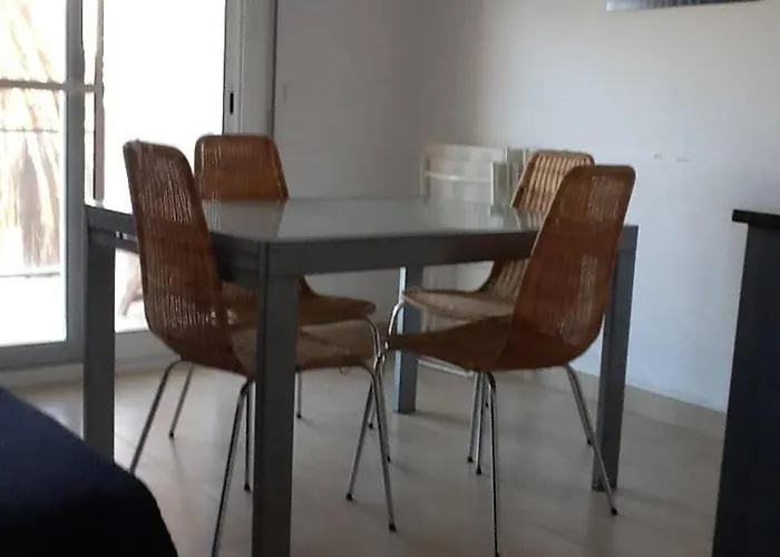 Deltaebro Piscina Lägenhet *